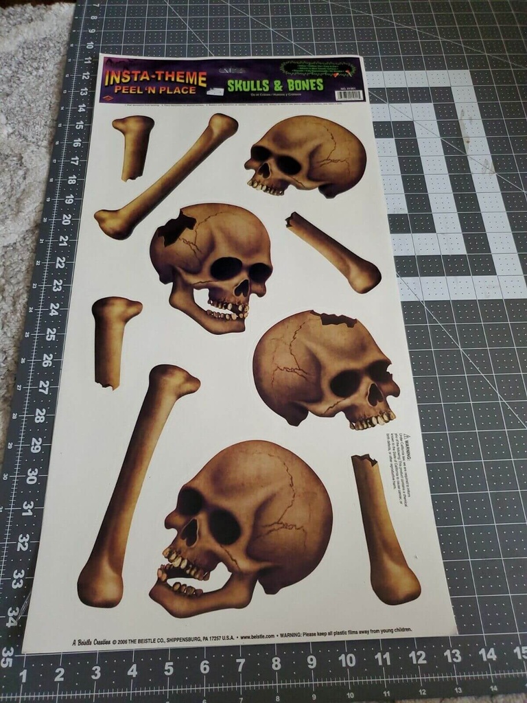 Skulls & Bones Stickers C/1